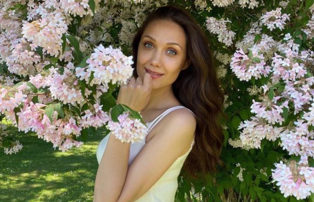 Євгенія Власова розповіла про залицяння від політиків: "Хотіли дати заслужену артистку"