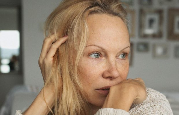 56-річна Памела Андерсон захопила "чесним" фото без макіяжу (фото)