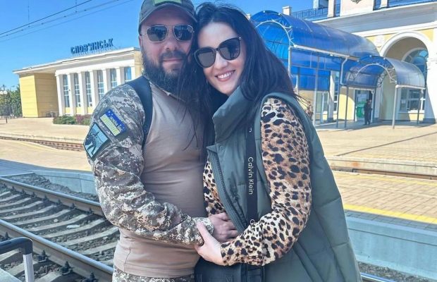 Соломія Вітвіцька показала, як її привітав коханий-військовий з днем народження (фото)
