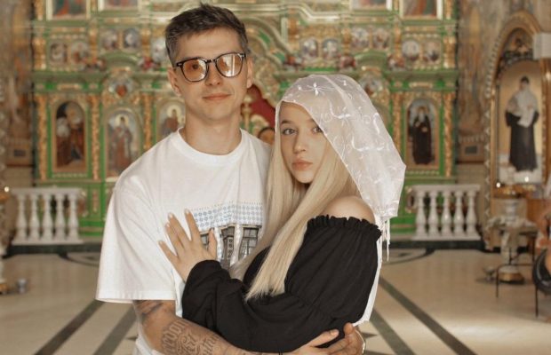 "Копія тата": відомий український співак похрестив доньку (фото)