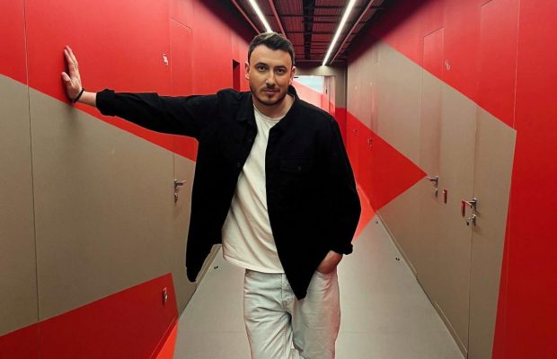 Співак Іван Наві вперше показав свого сина та привітав його з особливим святом