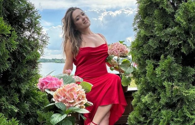 Наталія Могилевська показала одразу двох доньок і незвичайний подарунок для них