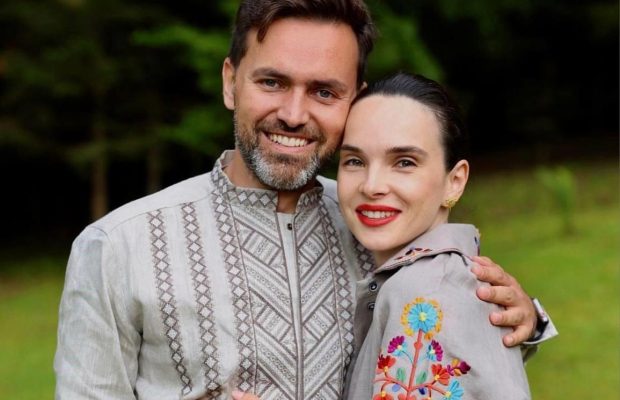 Дружина Тімура Мірошниченка розповіла перші подробиці про названу доньку