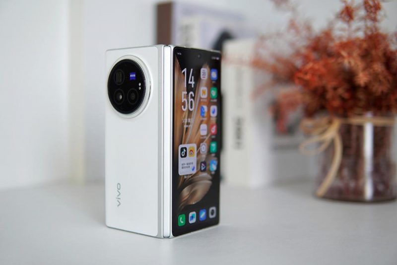 Vivo X Fold3 Pro :– лучший смартфон 2024 года по оценкам пользователей / фото Vivo Vivo X Fold3 Pro :– лучший смартфон 2024 года по оценкам пользователей / фото Vivo