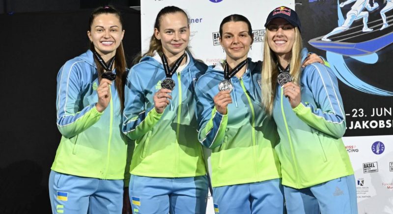 Жіноча збірна України - срібний призер ЧЄ з фехтування/ фото Федерація фехтування України Жіноча збірна України - срібний призер ЧЄ з фехтування/ фото Федерація фехтування України