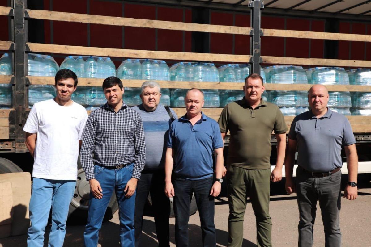 У Благодійному Фонді Братів Мкртчан передали 80 тонн питної води громадам Донеччини У Благодійному Фонді Братів Мкртчан передали 80 тонн питної води громадам Донеччини
