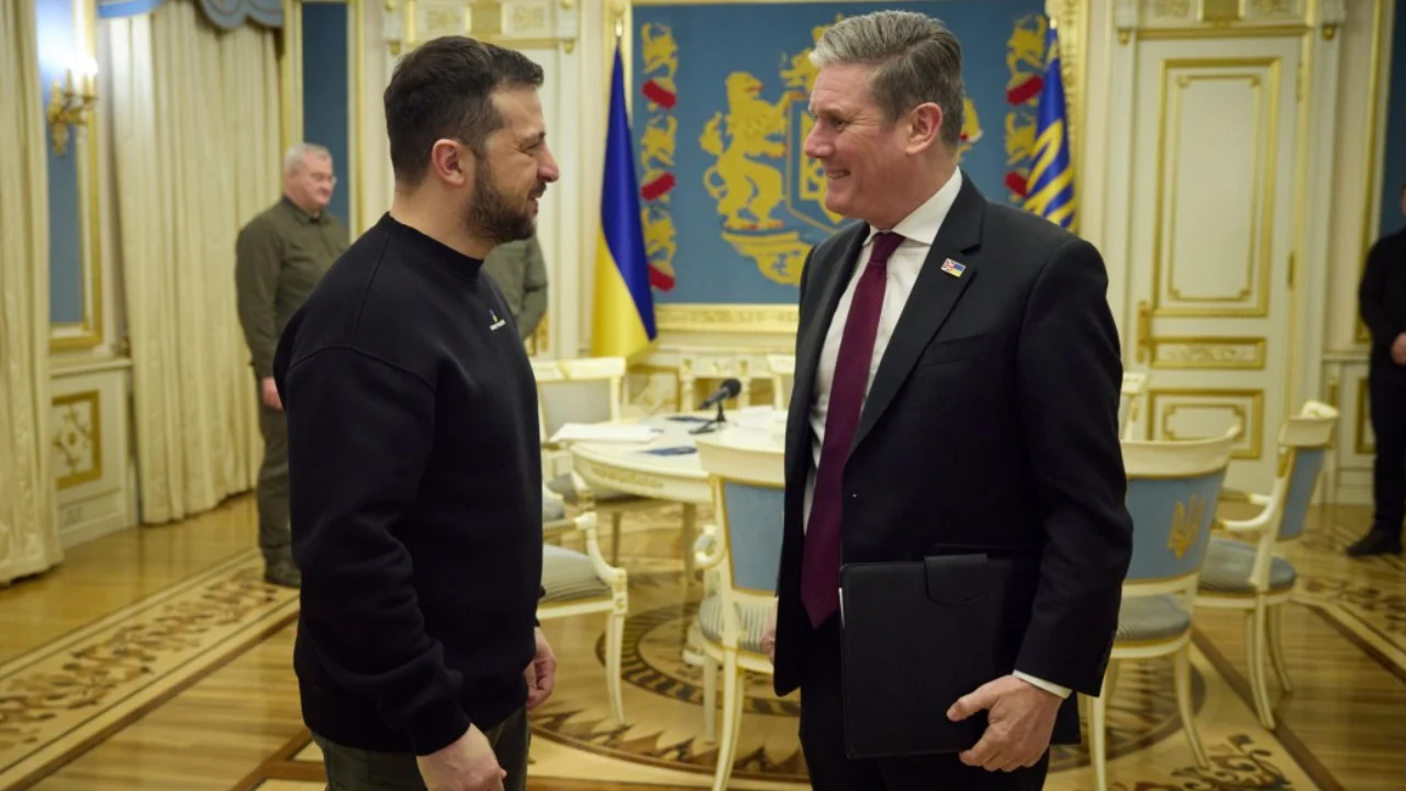 Стармер во время визита в Киев в феврале 2023 года / фото ОП Стармер во время визита в Киев в феврале 2023 года / фото ОП