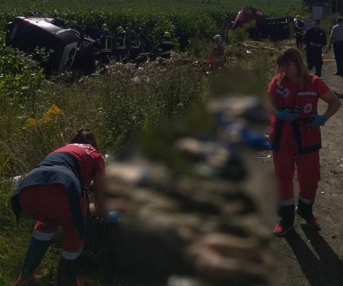 У масштабній ДТП в Рівненській області загинули 14 людей (фото) У масштабній ДТП в Рівненській області загинули 14 людей (фото)