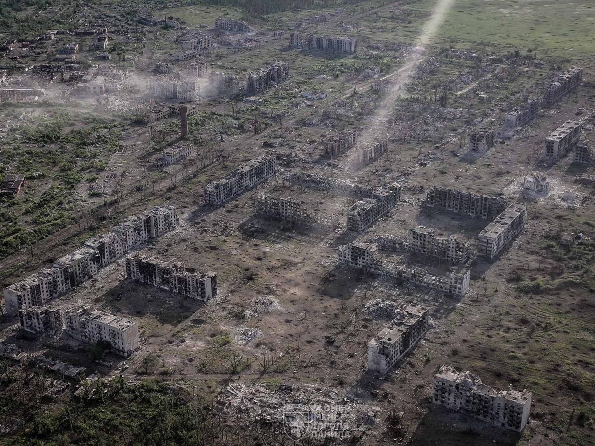 Бои за Часов Яр продолжаются с марта прошлого года, и за это время оккупанты превратили город в руины / фото 24 ОМБр имени короля Даниила Бои за Часов Яр продолжаются с марта прошлого года, и за это время оккупанты превратили город в руины / фото 24 ОМБр имени короля Даниила