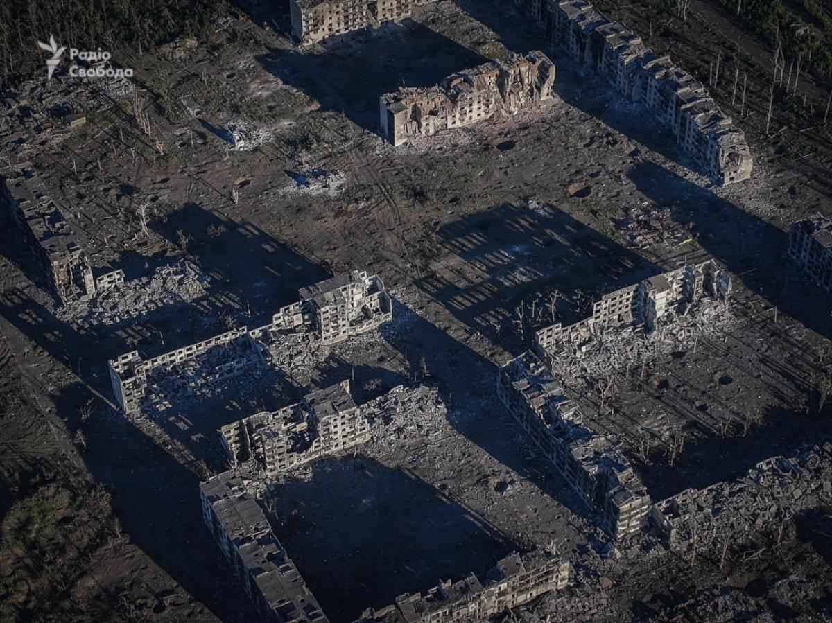 Оккупанты продолжают уничтожать город на востоке Украины / фото Радио Свобода