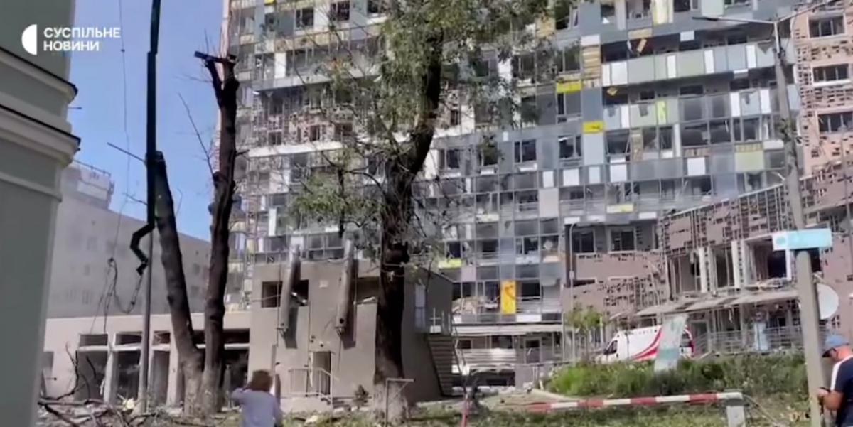 Захватчики сегодня днем ударили по Киеву ракетами / фото скриншот из видео Захватчики сегодня днем ударили по Киеву ракетами / фото скриншот из видео
