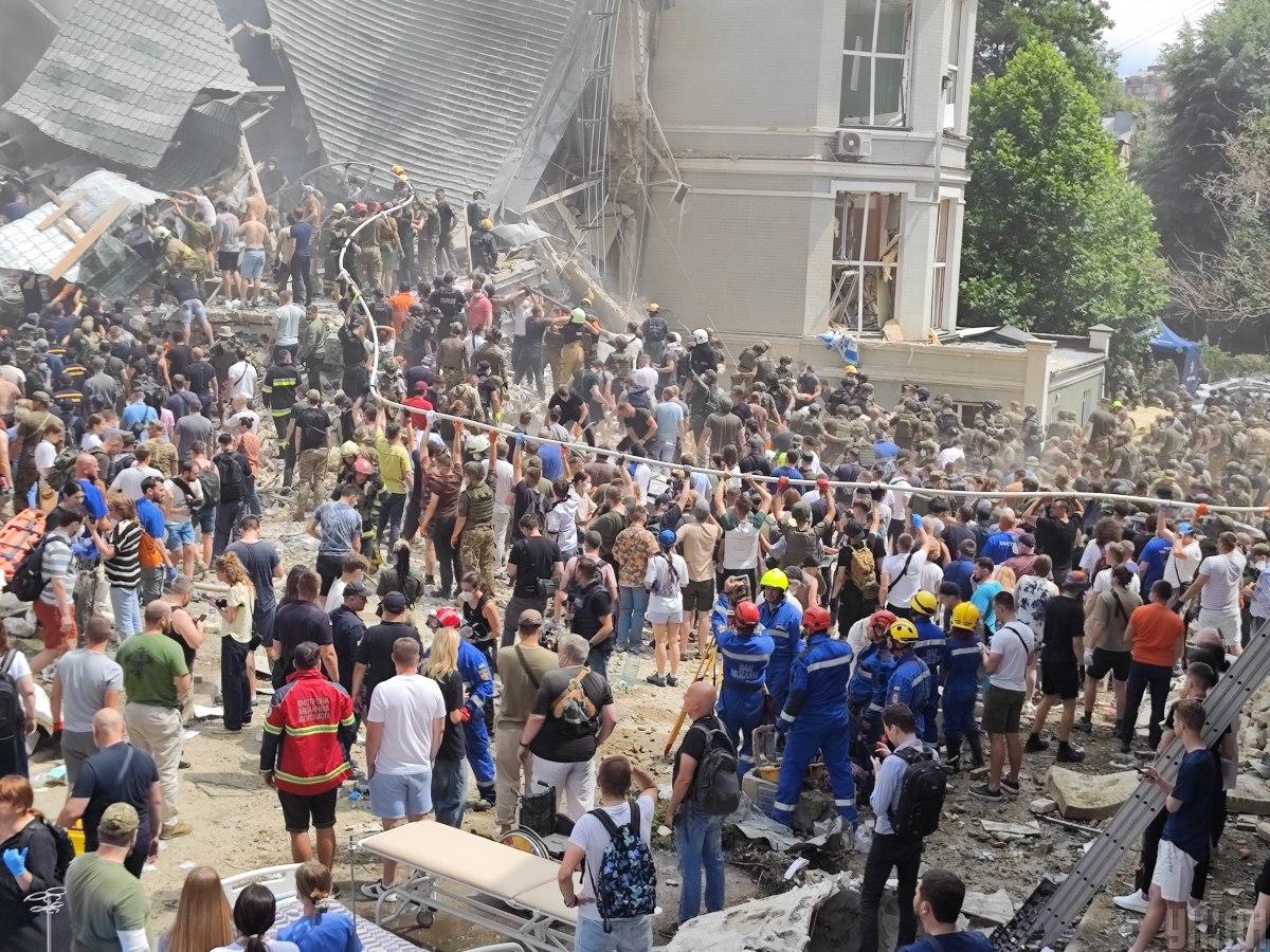 Росія робить те, що завжди - гатить по цивільних / фото УНІАН, Олександр Синиця Росія робить те, що завжди - гатить по цивільних / фото УНІАН, Олександр Синиця