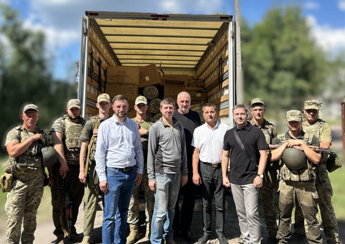 Дрони, РЕБи, генератори: 'Батьківщина' у своє 25-річчя відправила на фронт 25 вантажів допомоги Дрони, РЕБи, генератори: 'Батьківщина' у своє 25-річчя відправила на фронт 25 вантажів допомоги