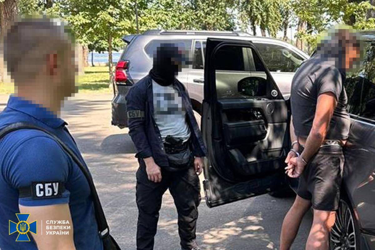 СБУ задержала чиновника при получении взятки / фото СБУ СБУ задержала чиновника при получении взятки / фото СБУ