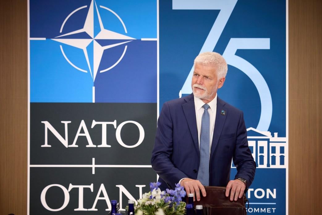 Є низка болючих поступок, які Україна має зробити: президент Чехії про мирні переговори