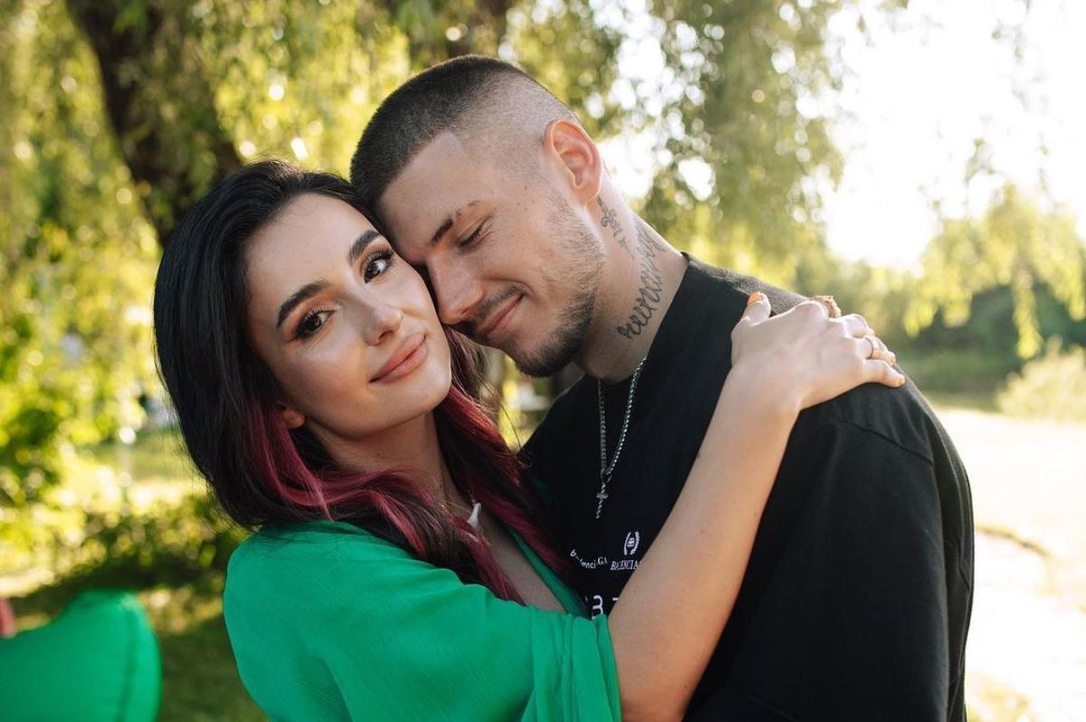 Анна Трінчер і Олександр Волошин / Скріншот Instagram Анна Трінчер і Олександр Волошин / Скріншот Instagram