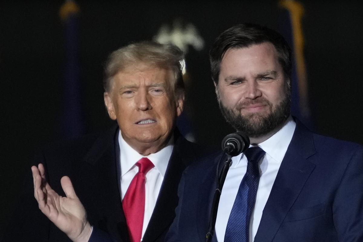 Вэнс ранее выступал против Трампа / фото Getty Images Вэнс ранее выступал против Трампа / фото Getty Images