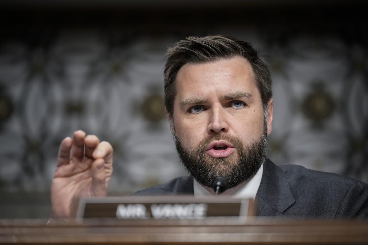 'Клон Трампа': Байден різко розкритикував кандидата у віцепрезиденти від республіканців 'Клон Трампа': Байден різко розкритикував кандидата у віцепрезиденти від республіканців