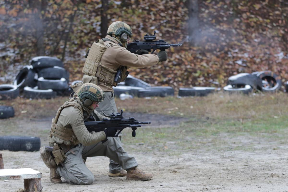 Инструкторы придумали оригинальное наказание для курсанта, который потерял свое оружие / фото - Генштаб ВСУ Инструкторы придумали оригинальное наказание для курсанта, который потерял свое оружие / фото - Генштаб ВСУ