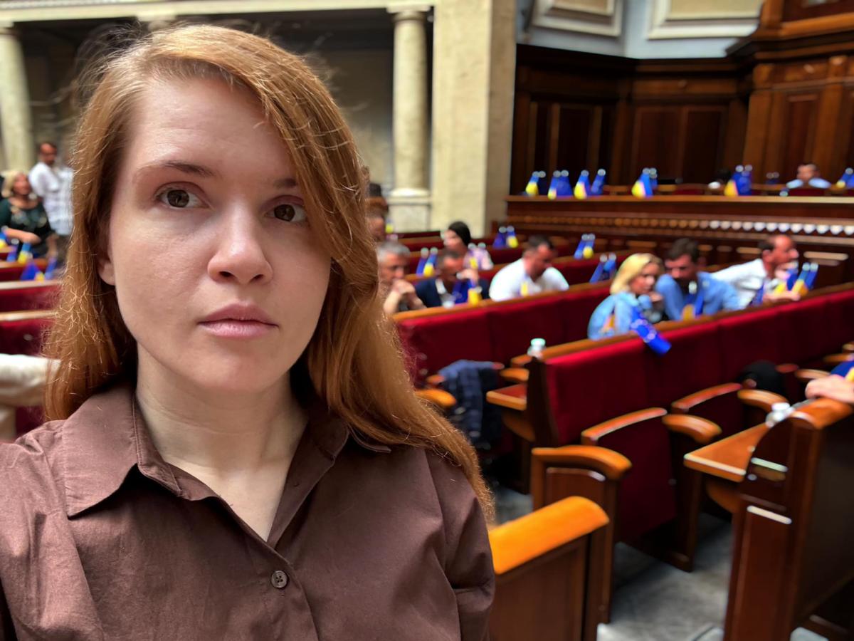 Народна депутатка Безугла заявила публічно, що має синдром Аспергера / фото facebook.com/bezuhlamariana Народна депутатка Безугла заявила публічно, що має синдром Аспергера / фото facebook.com/bezuhlamariana