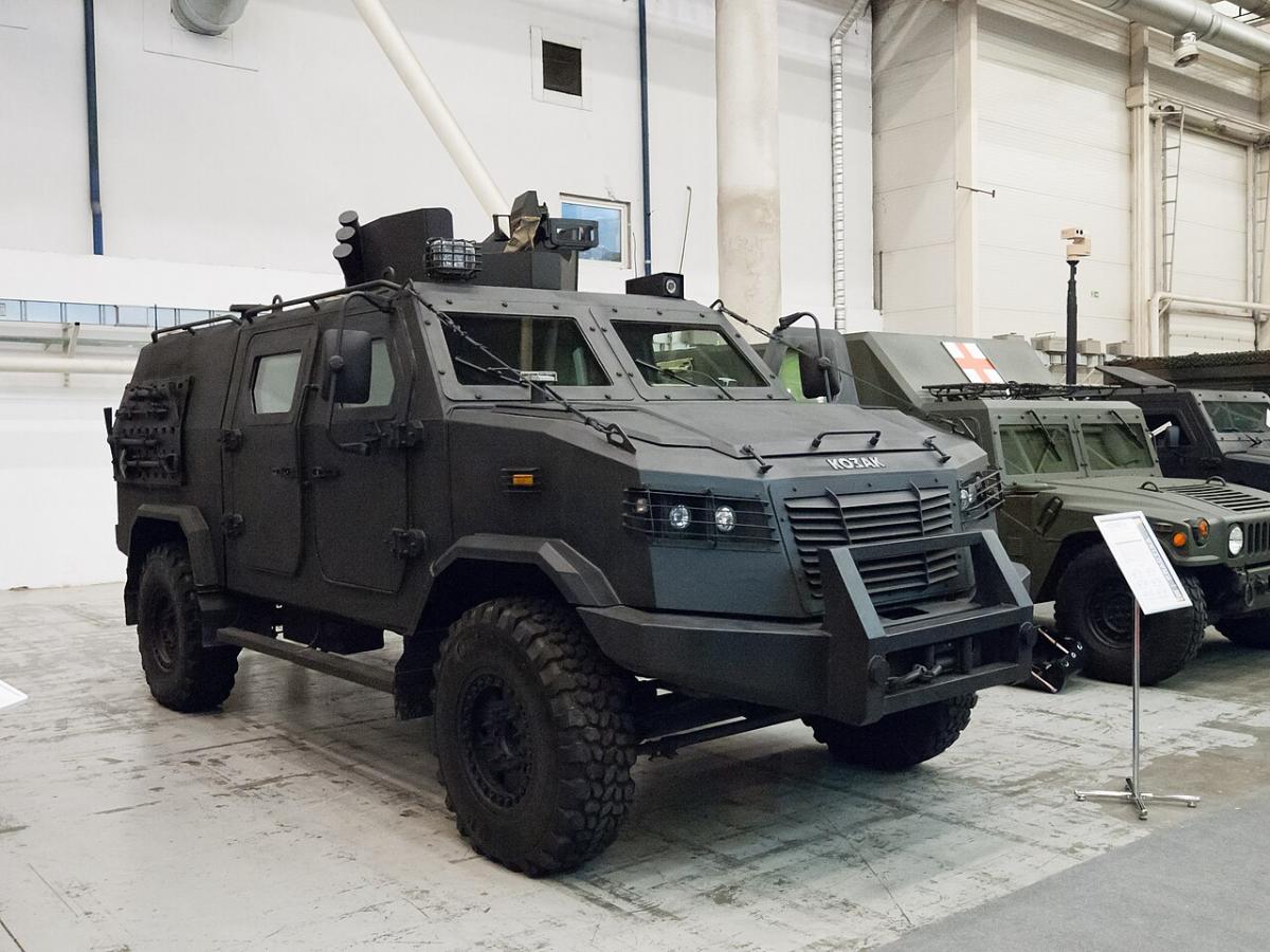 МО показало новый отечественный эвакуационный бронеавтомобиль "Козак-5МЕД" / фото иллюстративное Википедия МО показало новый отечественный эвакуационный бронеавтомобиль "Козак-5МЕД" / фото иллюстративное Википедия