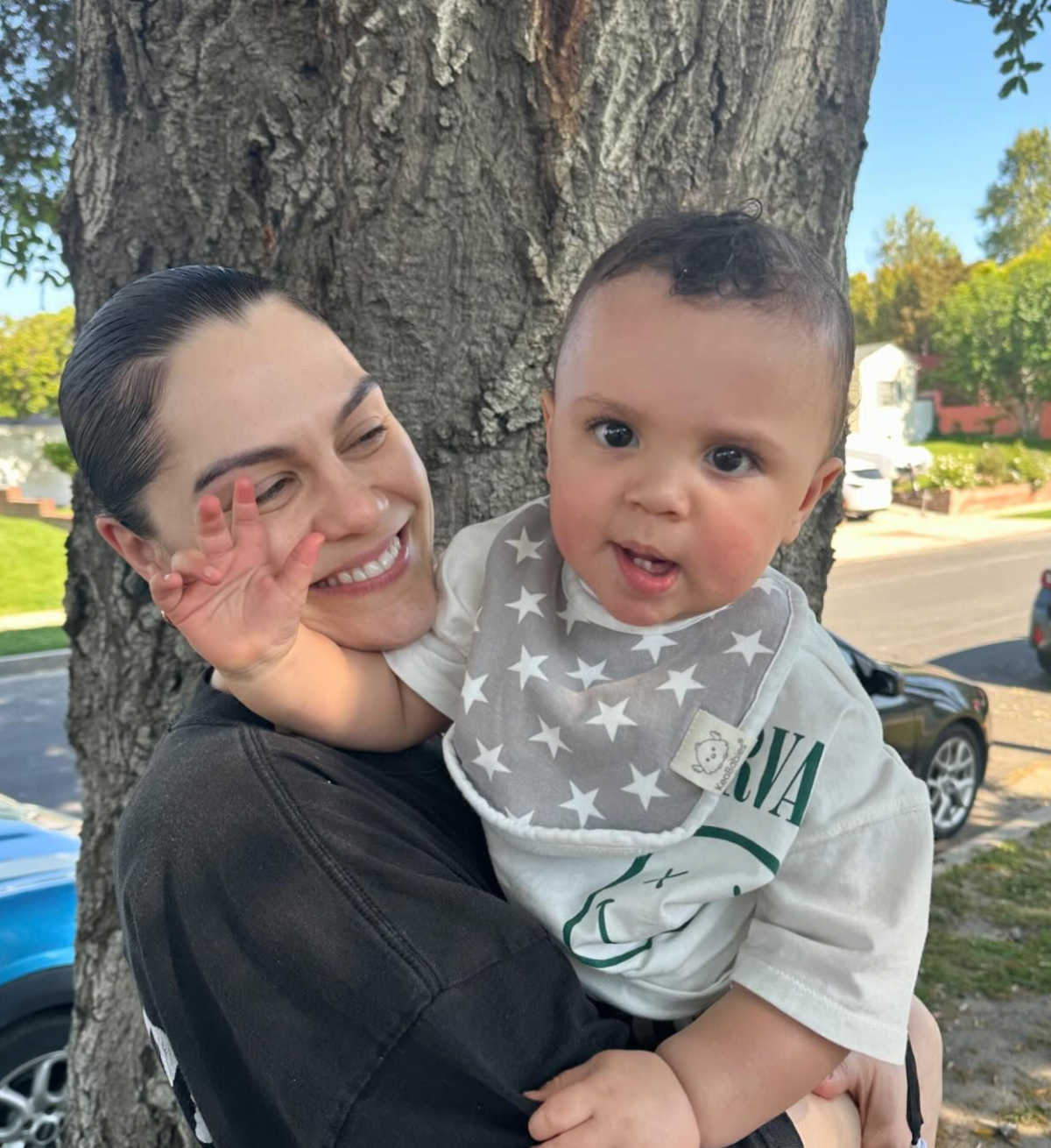 Jessie J з дитиною / Скріншот Instagram Jessie J з дитиною / Скріншот Instagram