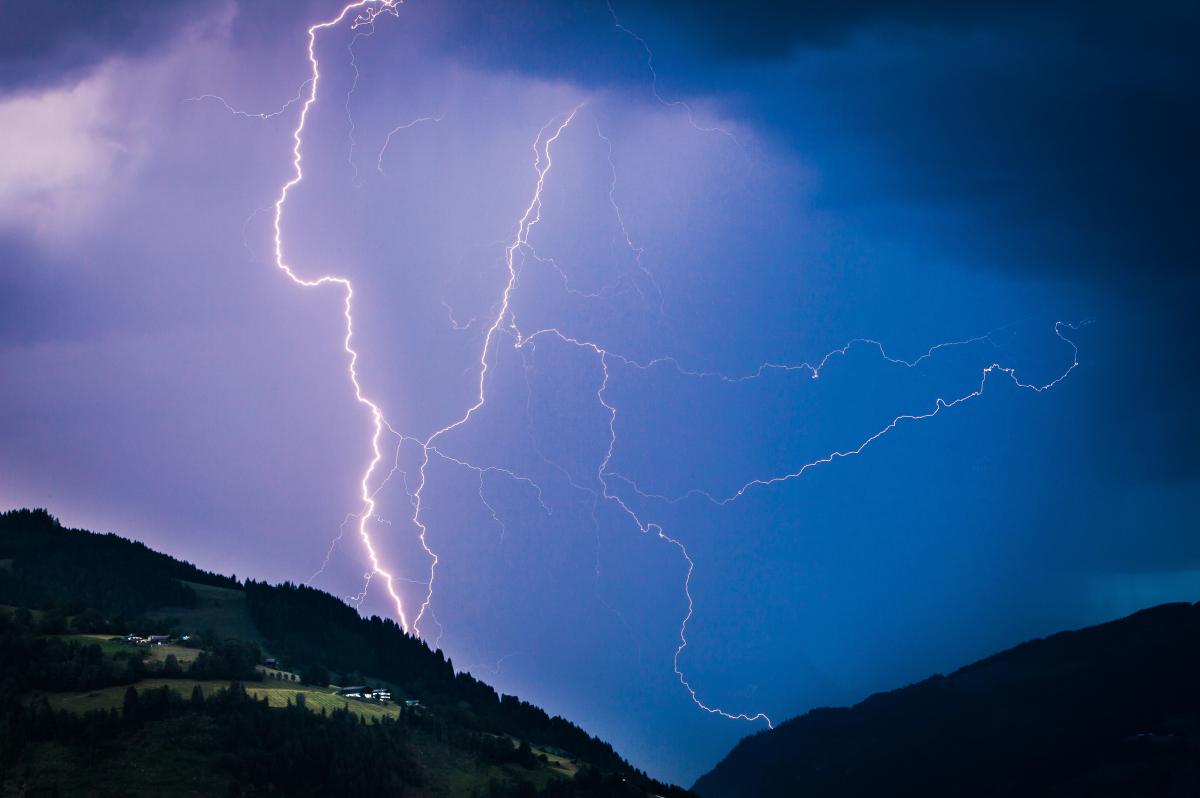 На Львовщине сегодня будут грозы / фото ua.depositphotos.com