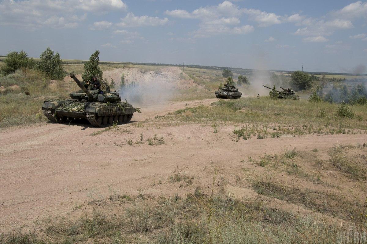 Аналітики зазначають, що не обов'язково ставити на бронетехніку надпотужні лазери / фото УНІАН