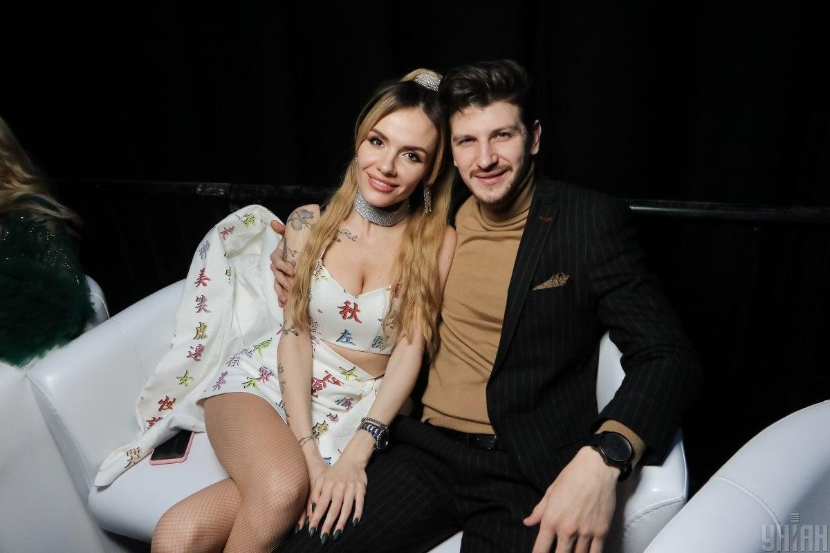 MamaRika з чоловіком поки що не готові до поповнення в родині / фото УНІАН MamaRika з чоловіком поки що не готові до поповнення в родині / фото УНІАН