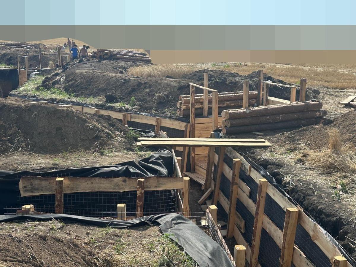 'Сталевий фронт' побудував 200 кілометрів фортифікацій на Донеччині та Запоріжжі 'Сталевий фронт' побудував 200 кілометрів фортифікацій на Донеччині та Запоріжжі