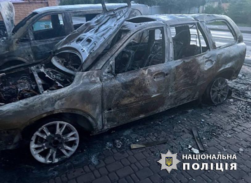 В полиции заявили о задержании виновных в поджоге авто военных / фото t.me/UA_National_Police В полиции заявили о задержании виновных в поджоге авто военных / фото t.me/UA_National_Police