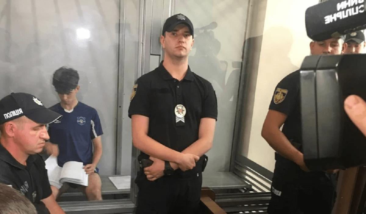 Підозрюваному у вбивстві Фаріон надали охорону / фото Мирослави Бзікадзе Підозрюваному у вбивстві Фаріон надали охорону / фото Мирослави Бзікадзе