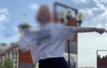У Києві 16-річна блогерка танцювала під російський трек біля меморіалу Героїв Небесної Сотні
