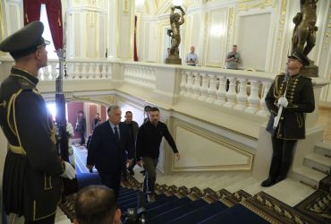 Зеленський пояснив Орбану, чому потрібно зберігати військову підтримки України на достатньому рівні