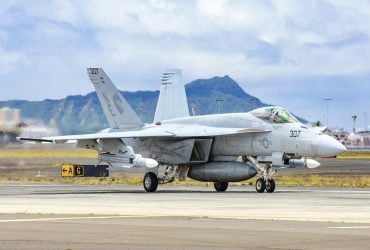 В США представили супер-далекобійну ракету класу повітря-повітря AIM-174 (фото)