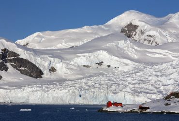 Есть ли жизнь под ледниковым панцирем Антарктиды: ученые рассказали о новых открытиях