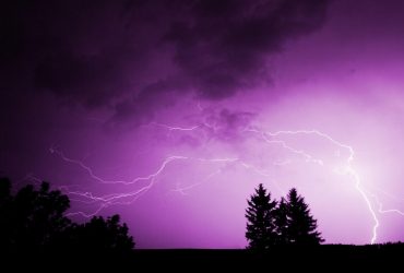 Непогода в Харькове: объявлен желтый уровень опасности (инфографика)