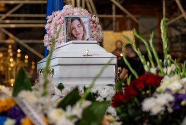 Во Львове попрощались с погибшим врачом Охматдета Светланой Лукьянчик