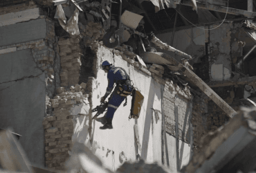 В ГСЧС рассказали, что мешало спасателям в первые минуты разрушительного удара по Киеву