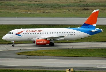 У РФ ще один літак Superjet зламався в повітрі: експерт вказав на причину