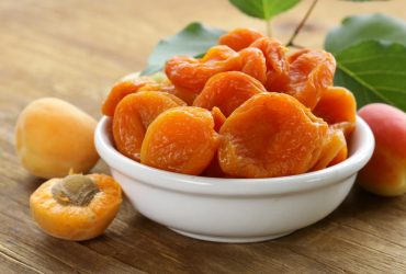 Як зробити курагу без духовки та сушарки: бабусин рецепт