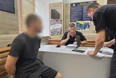 В Одесі під час затримання поліцейськими чоловіка сталася сутичка зі стріляниною (відео)