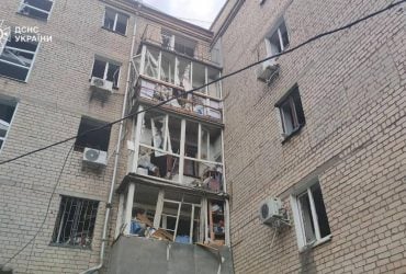 Окупанти атакували Миколаїв: є приліт по житловому сектору, вже відомо про жертви (фото)