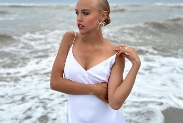 Мода 90-х снова в тренде: что носить, чтобы быть стильной (фото)