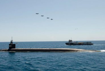 Штурмовики А-10 прикрывали подлодку с баллистикой: на фото попало необычное зрелище