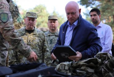 Вэнс откажется от Украины в пользу России, - кандидат в вице-президенты от Харрис