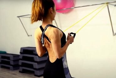 Как избавиться от жира на спине: эксперты дали 8 полезных советов