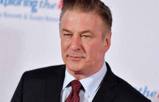 Суд вынес окончательное решение Алеку Болдуину по делу об убийстве украинки: актер заплакал