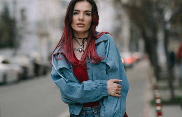 Співачка MamaRika показалася зі сльозами в мережі: що сталося