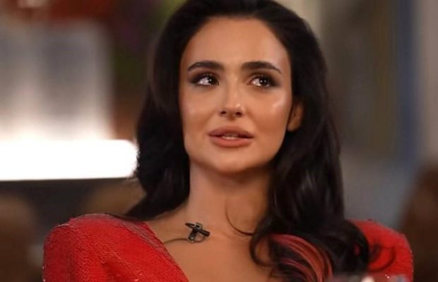 Анна Трінчер зі сльозами на очах розповіла про складні стосунки з батьком